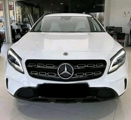 Mercedes Benz GLA 200