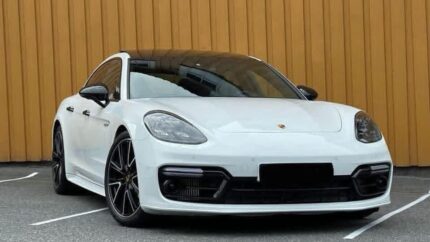 Porsche Panamera 4